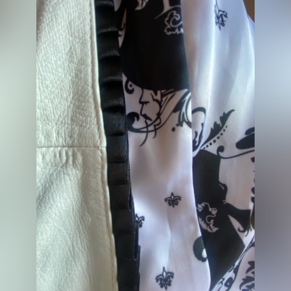 🌟Mackage Retro-Style White Leather Jacket 🌟 - Picture 9 of 10